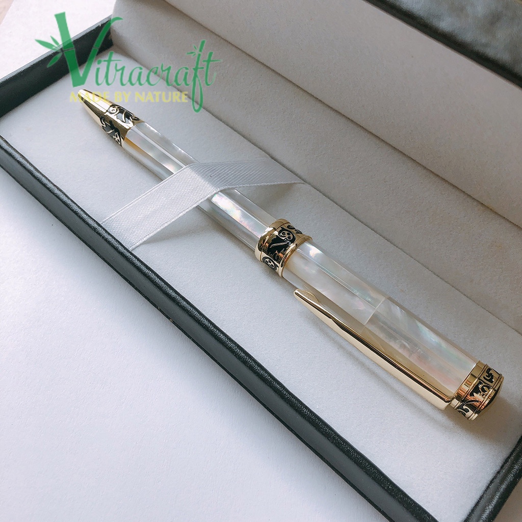 Bút Ký Cao Cấp. Được làm hoàn toàn thủ công. Từ Những Vỏ Trai Trắng Tự Nhiên Cao Cấp Mang Đến Sản Phẩm Độc Đáo.