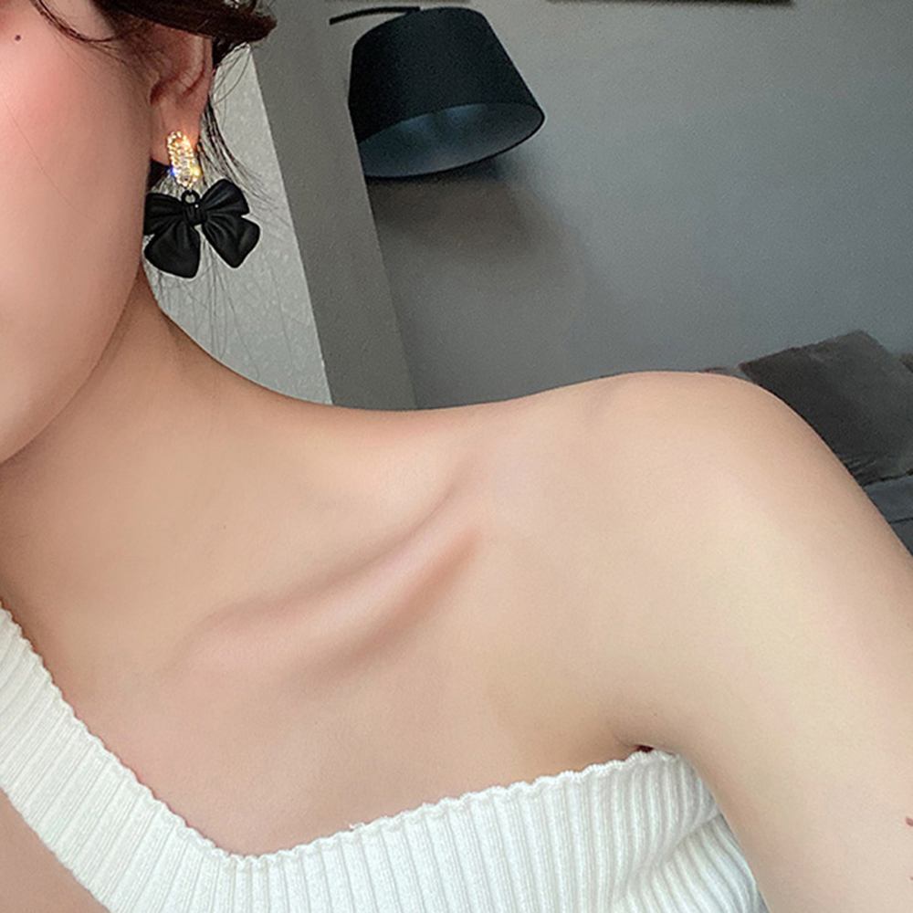 Hoa tai nữ dáng dài tạo hình độc đáo