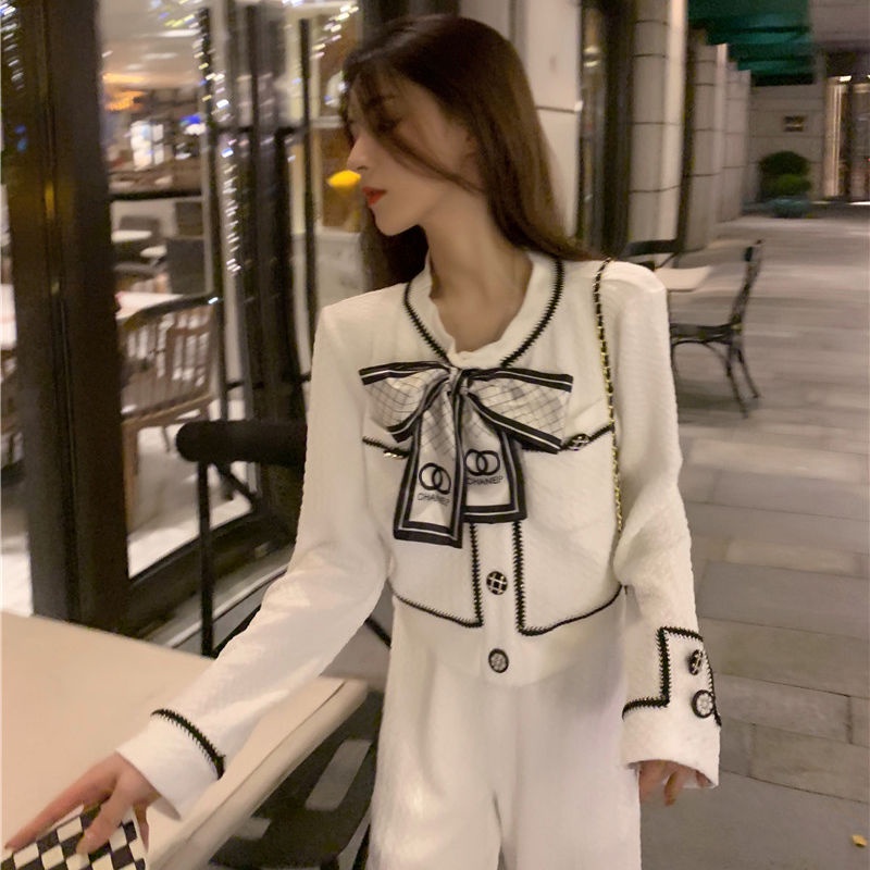Set trang phục hai món gồm quần áo rộng phong cách thời trang mùa thu dành cho nữ