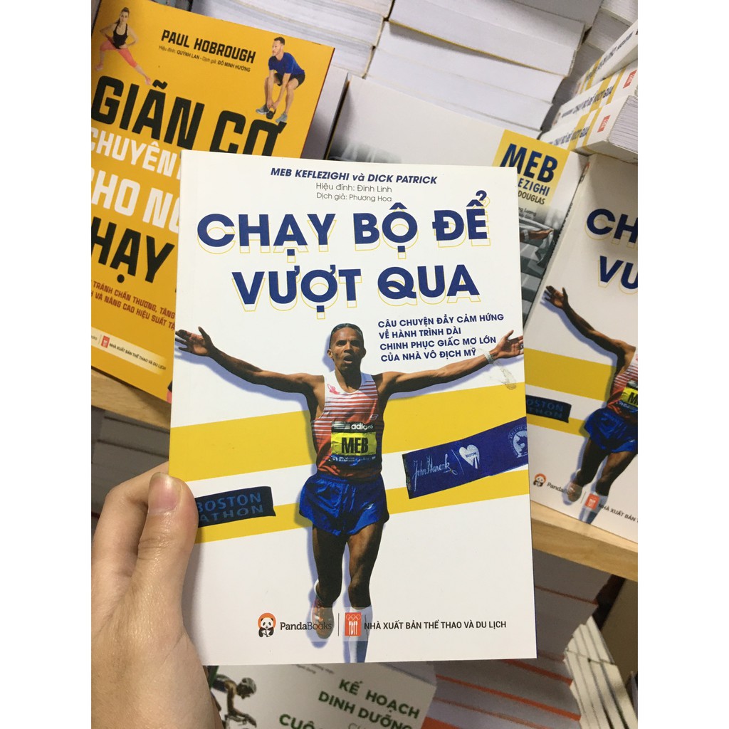 Sách - combo 2 cuốn Giãn cơ chuyên nghiệp cho người chạy bộ + 26 giải chạy marathon - Pandabooks