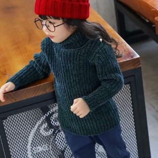 Áo cổ lọ cho bé màu rêu 100k/4 áo áo cổ lọ cho bé màu rêu 100k/4 áo