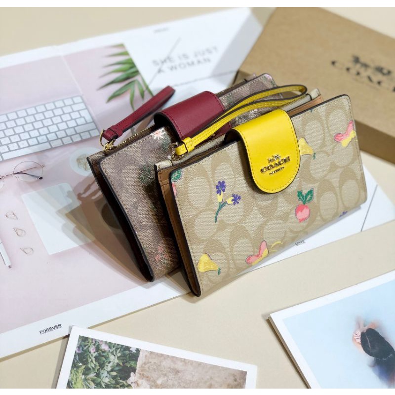 VÍ COACH THỜI TRANG