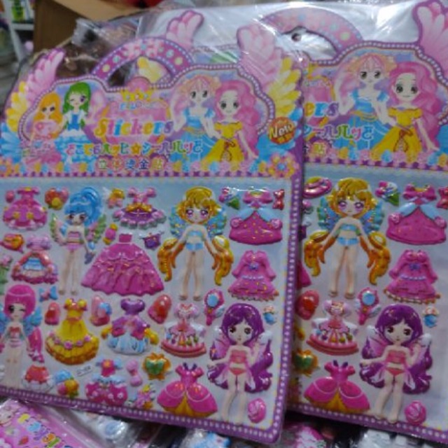Sticker dán nổi hình búp bê thay đồ