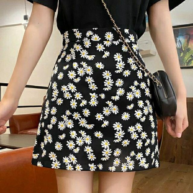 Chân váy chữ A hoa cúc lưng cao