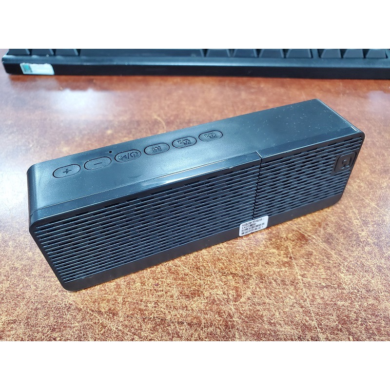 Đồng hồ LED để bàn có loa và radio
