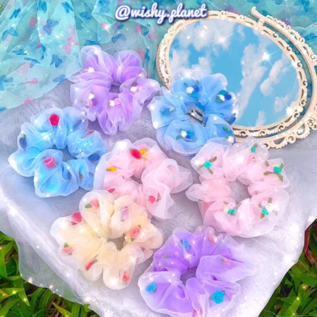 Cột tóc scrunchies hoa các kiểu