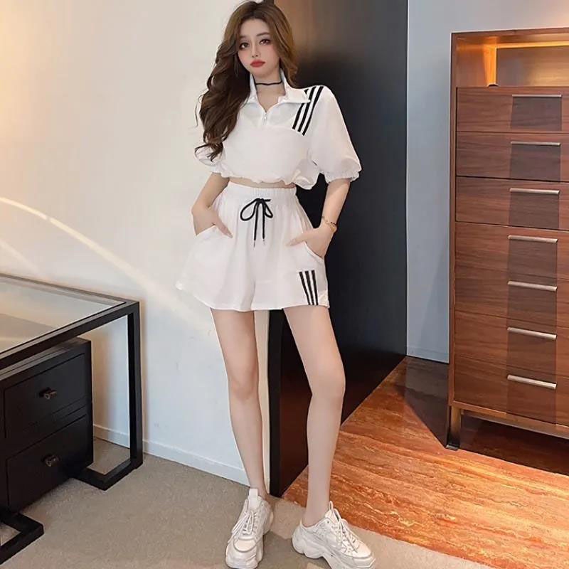 Set Đồ Thể Thao Gồm Áo Thun Tay Ngắn Và Quần Short Ống Rộng Thời Trang Mùa Hè Phong Cách Hàn Quốc Cho Nữ