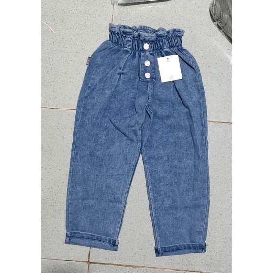 Quần jean nhỡ bé gái, mẫu 3 khuy cạp cách điệu