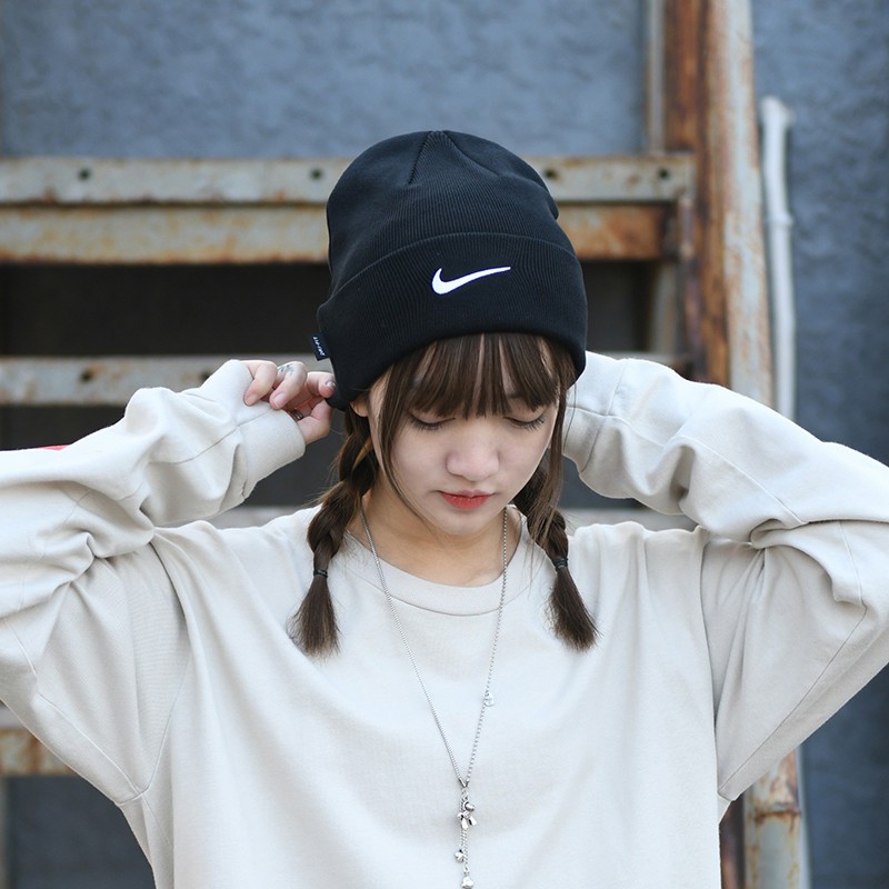 Mũ dệt kim họa tiết thêu phong cách thời trang hip hop