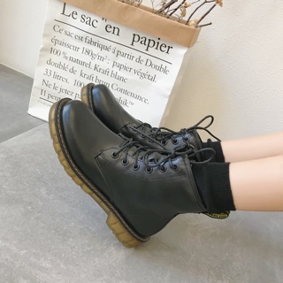 Boot dáng Dr Marten cổ vừa
