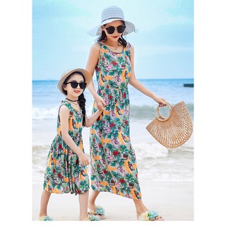 Đầm đôi đi biển cho mẹ và bé