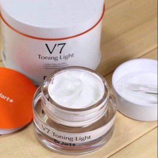 Dưỡng da mờ thâm nám giảm mụn trắng hồng V7 dành cho da dầu