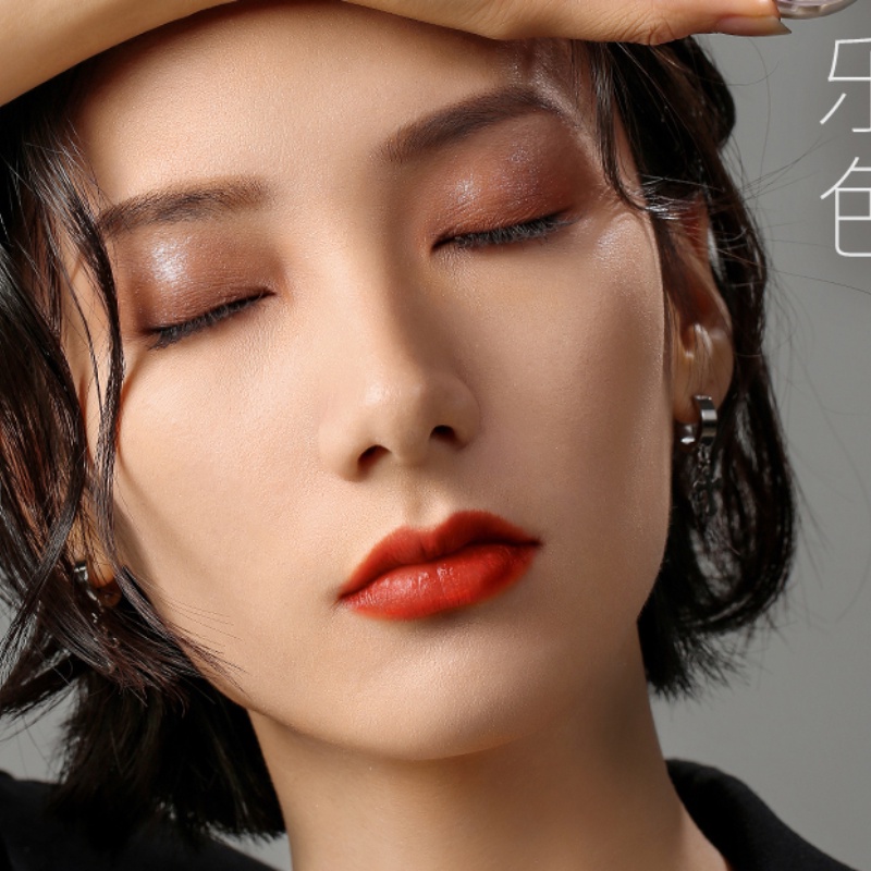 [Hàng mới về] Set 12 thỏi phấn mắt nhiều màu lì và ánh kim chống thấm nước độc đáo