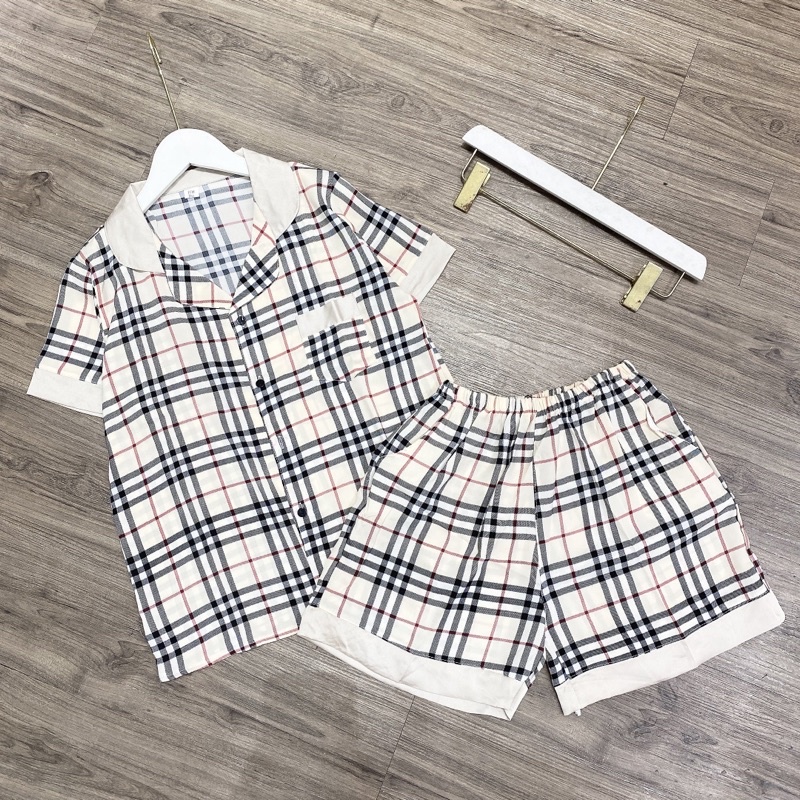Bộ pijamas lụa thiết kế mặc nhà hoạ tiết nhiều hình Đồ ngủ quần đùi áo cộc nữ