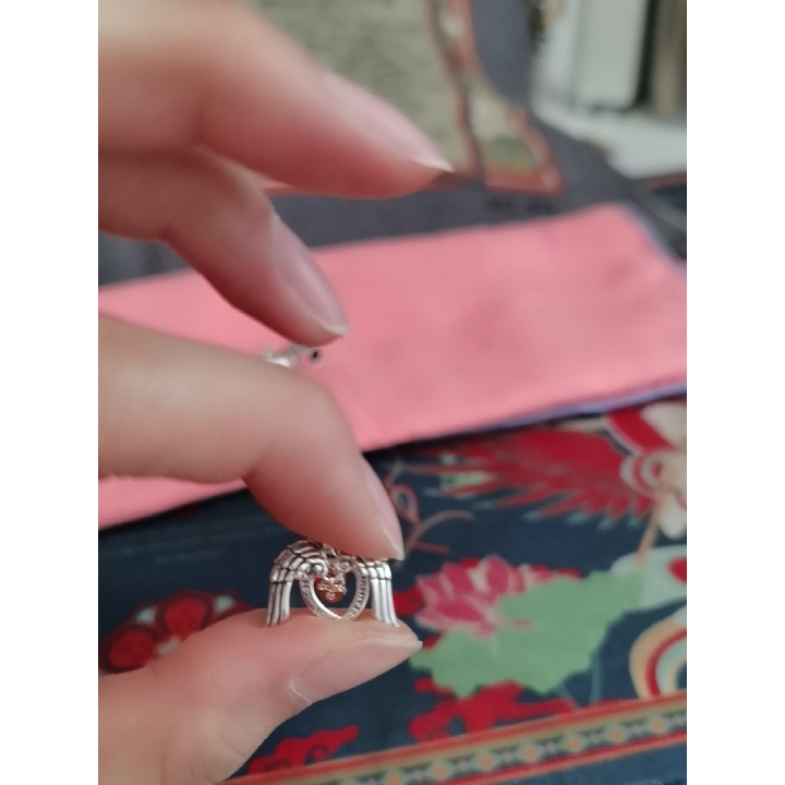 Vòng tay chuỗi hạt có cánh thiên thần và tình yêu