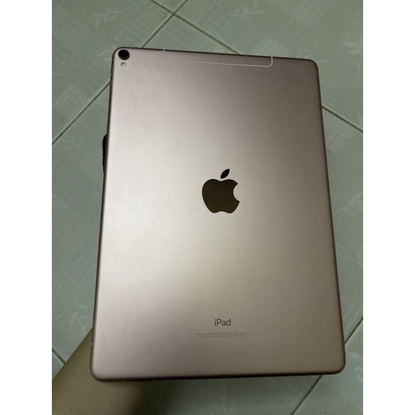 [2nd] iPad Pro 10.5 inch 64gb wifi+4g rose gold kèm bao da bàn phím chính hãng Smart Keyboard