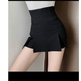 Chân váy ôm xẻ hai bên cực chất