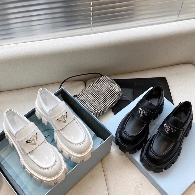 Giày oxford prada độn đế bánh mì mai phương bùi