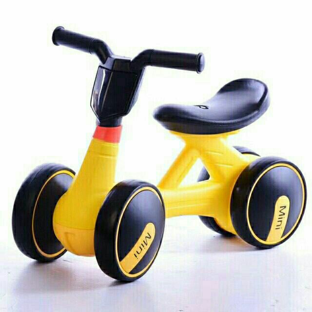 Xe chòi chân xe thăng bằng mini bike cho bé