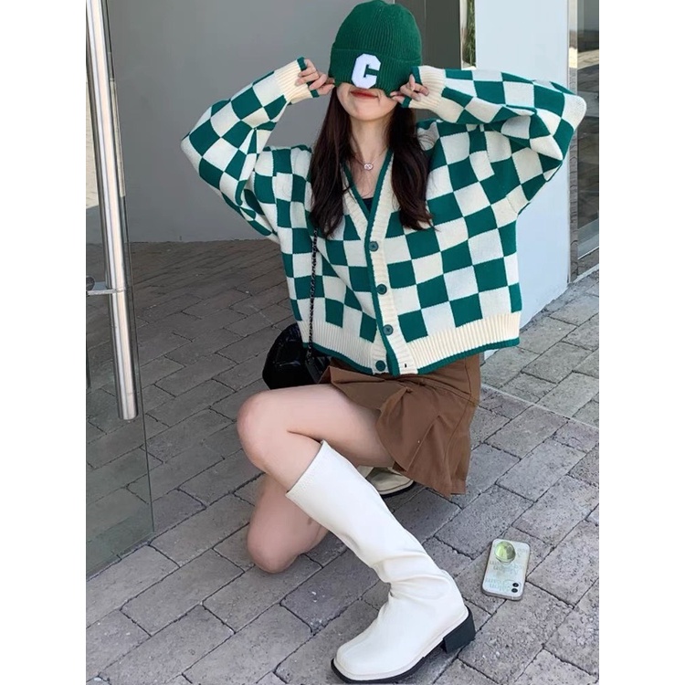 Áo cardigan caro viền xanh lá hot trend