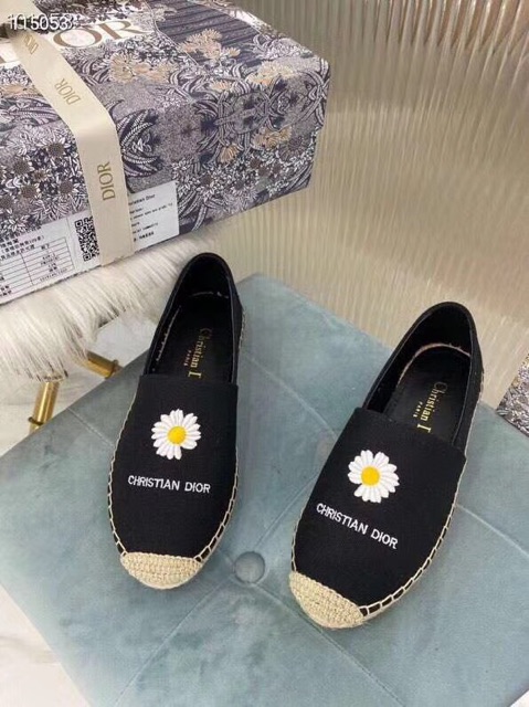 Giày slipon hoa cúc