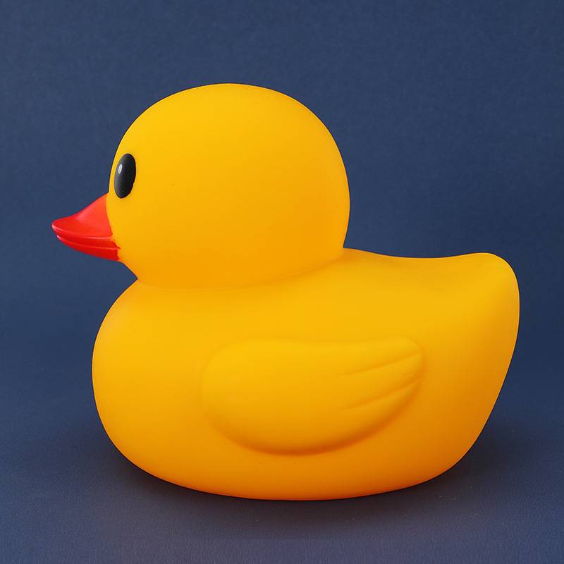 Set đồ chơi chú vịt vàng dễ thương cho bé khi tắm