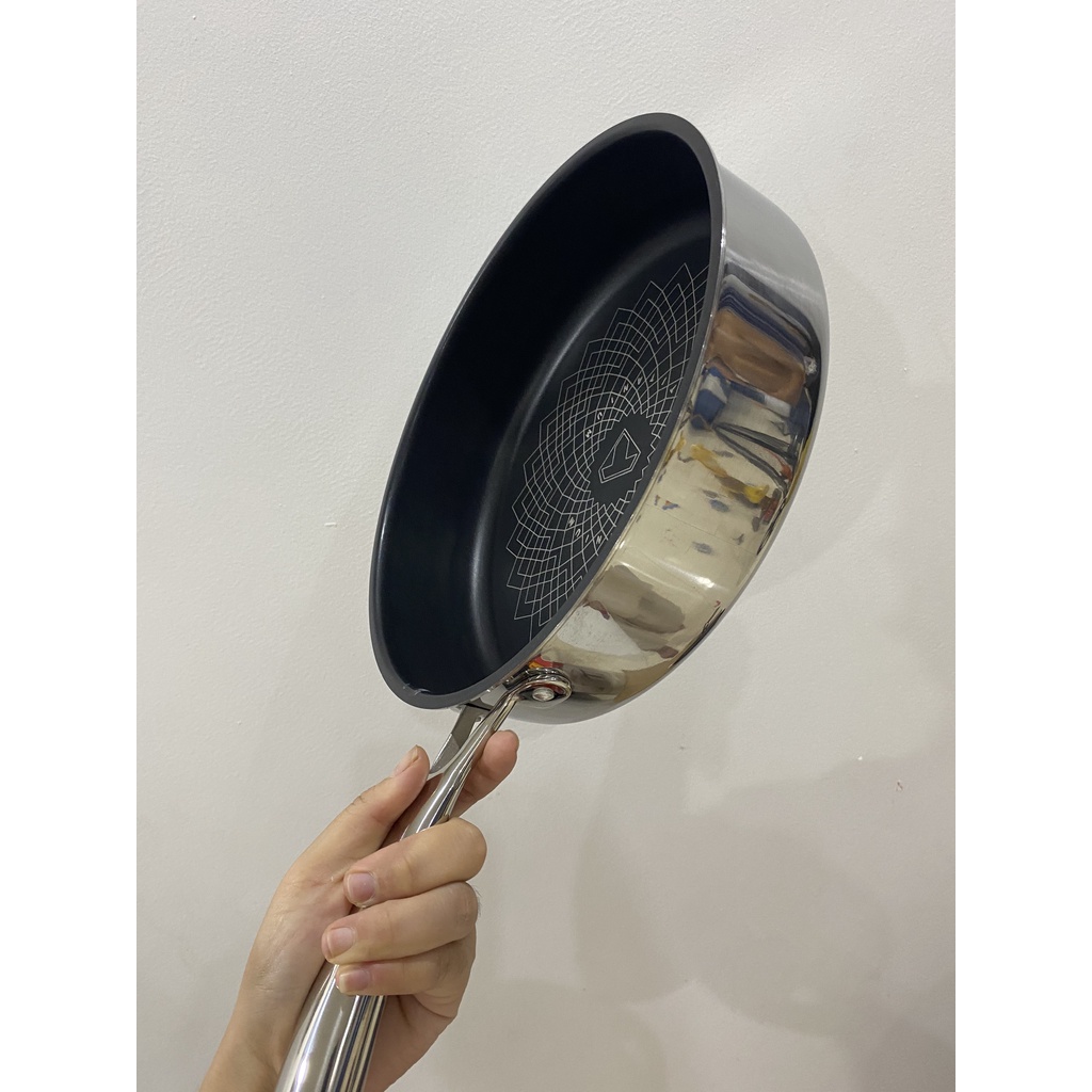 Chảo inox cao cấp liền đáy 3 lớp  ULTRA TITANIUM SUNHOUSE STIM, size 18 22 26cm