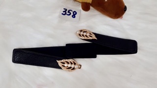 Thắt lưng bản 3cm. Mặt lá đính hạt trai.MS358