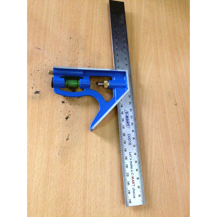 Thước ke góc dài 30cm có kèm thước thủy C-Mart