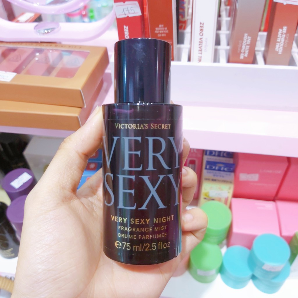 𝐃𝐚𝐢𝐬𝐲 𝐌𝐢𝐬𝐭 💜 Xịt toàn thân Body Mist hương nước hoa 𝗩𝗜𝗖𝗧𝗢𝗥𝗜𝗔'𝗦 𝗦𝗘𝗖𝗥𝗘𝗧 30ml/50ml | Thế Giới Skin Care