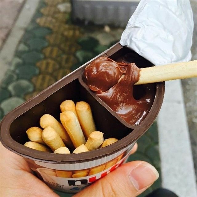 Thùng 16 hộp bánh que chấm socola Nutella của Mỹ