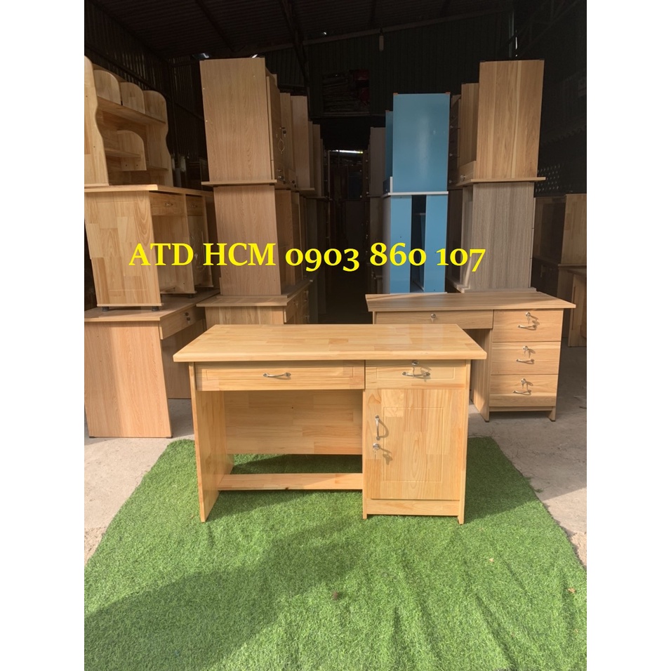 Bàn làm việc gỗ thông tự nhiên cho văn phòng có hộc kéo khóa màu vàng như hình giao miễn phí HCM