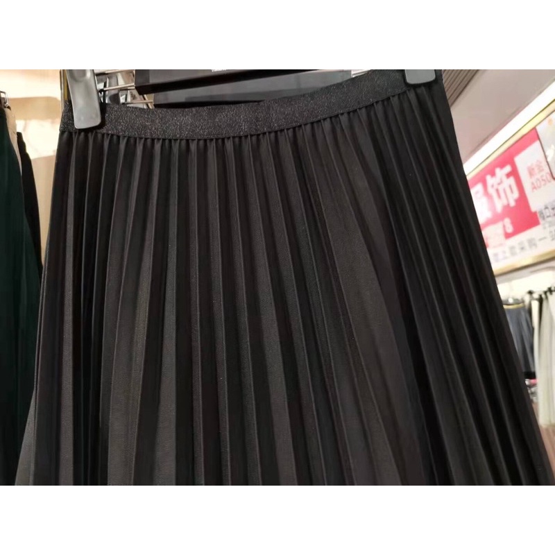 Chân váy xếp ly dáng dài 82cm