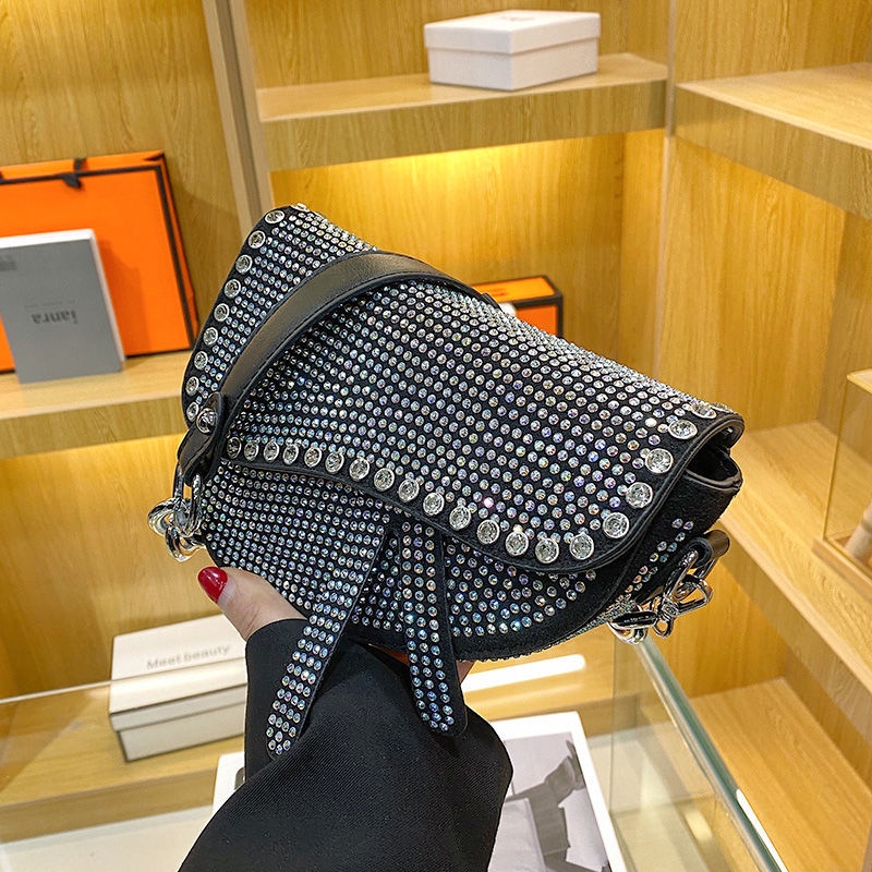 Túi Đeo Chéo Vai Đính Đá Kim Cương Sáng Bóng Phong Cách Thời Trang Mới 2022 Dễ Phối Đồ Dành Cho Nữ