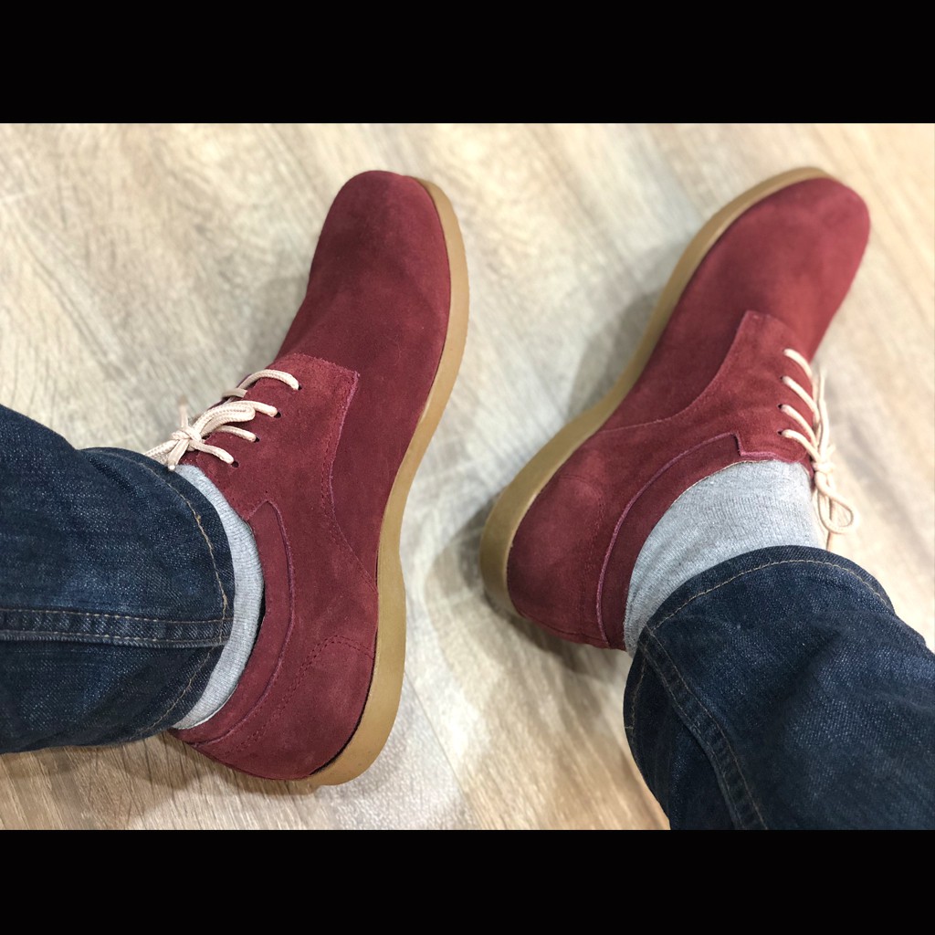 [RẺ VÔ ĐỊCH] Giày boots nam cổ thấp đế bằng buộc dây da bò lộn nguyên tấm Raw Suece Leather màu đỏ đô Crimson Red 1929