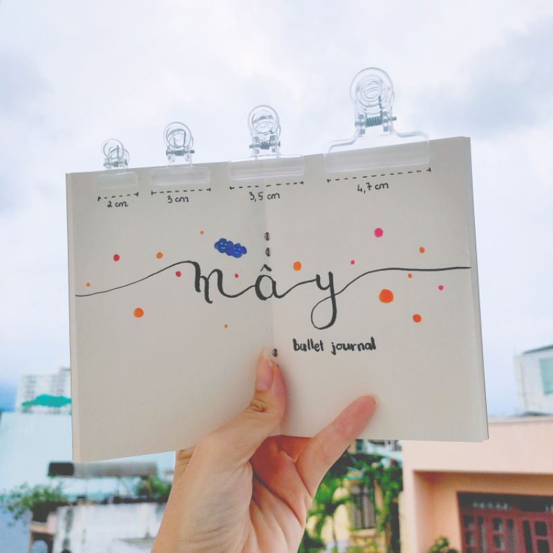 Kẹp sổ trong suốt tinh tế