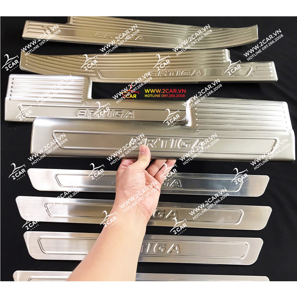 Ốp Bậc Cửa, Nẹp Bước Chân Trong Ngoài Xe Suzuki Ertiga 2019-2020, chất liệu Inox
