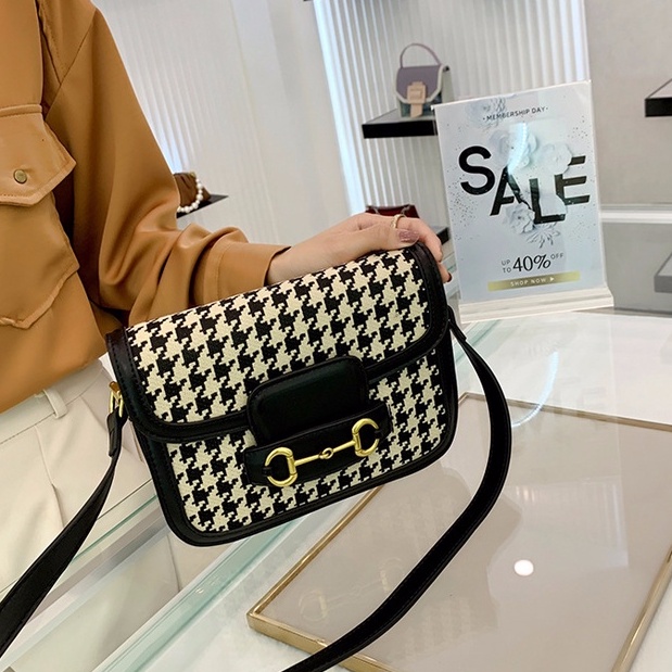 Túi đeo chéo nữ đẹp gcc hồ ngọc hà hot trend đi chơi phong cách hàn quốc HH 240
