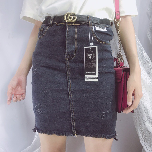 Chân váy jean ôm xẻ sau