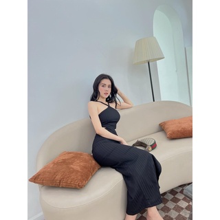 Đầm Body Cách Điệu Hở Eo Cổ Yếm