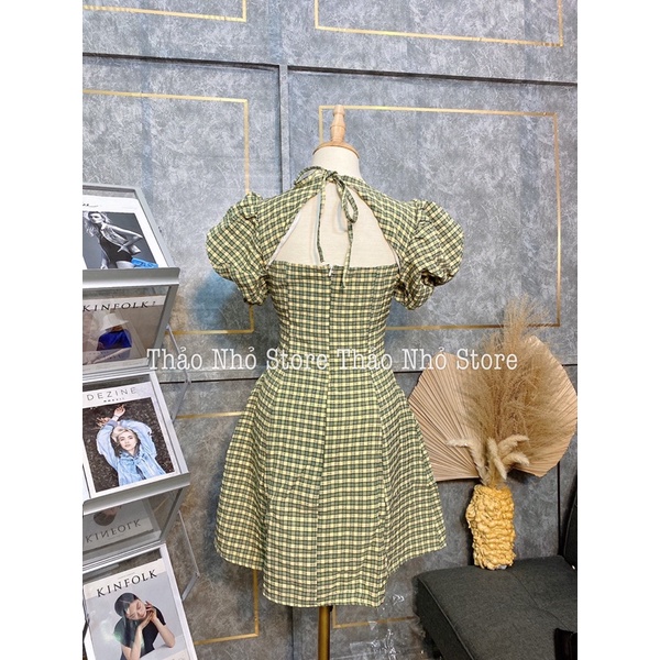 (SẴN) váy cúp ngực tay phồng caro xanh form xoè (hình thật shop Thảo Nhỏ Store chụp phía sau )