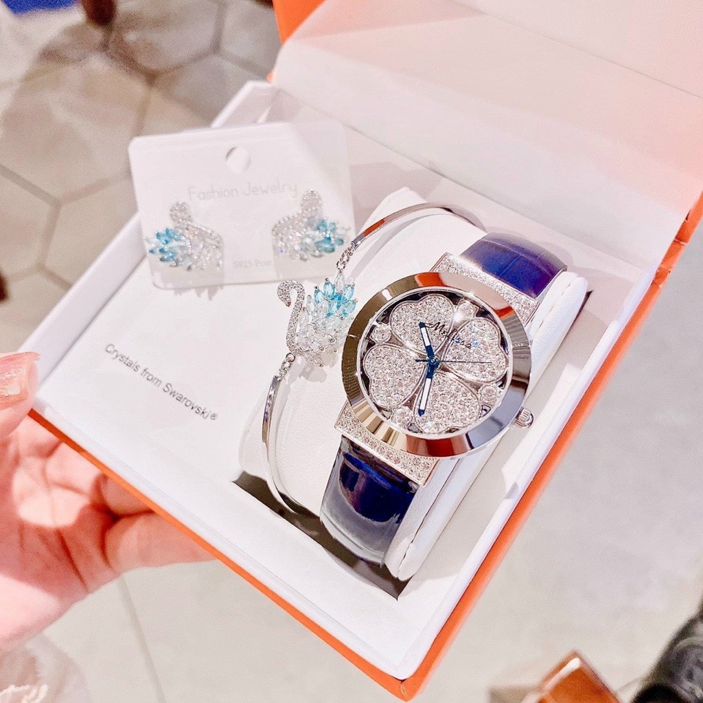 Đồng hồ nữ Melissa 8238 mặt tròn đính đá dây da