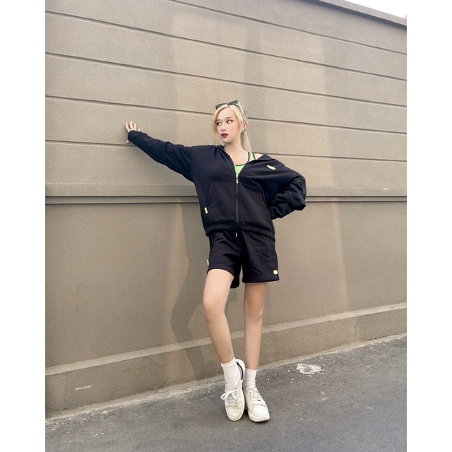 Quần short thun Logo Oval Neon Unisex | BigBuy360 - bigbuy360.vn