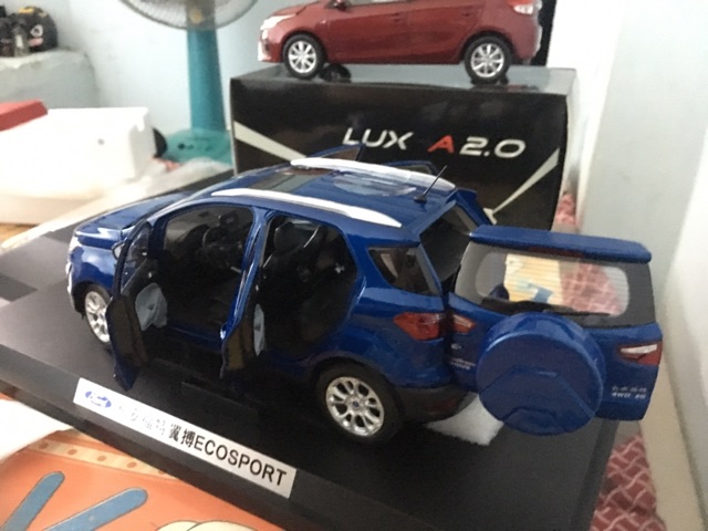 Mô hình xe Ford Ecosport tỉ lệ 1:18
