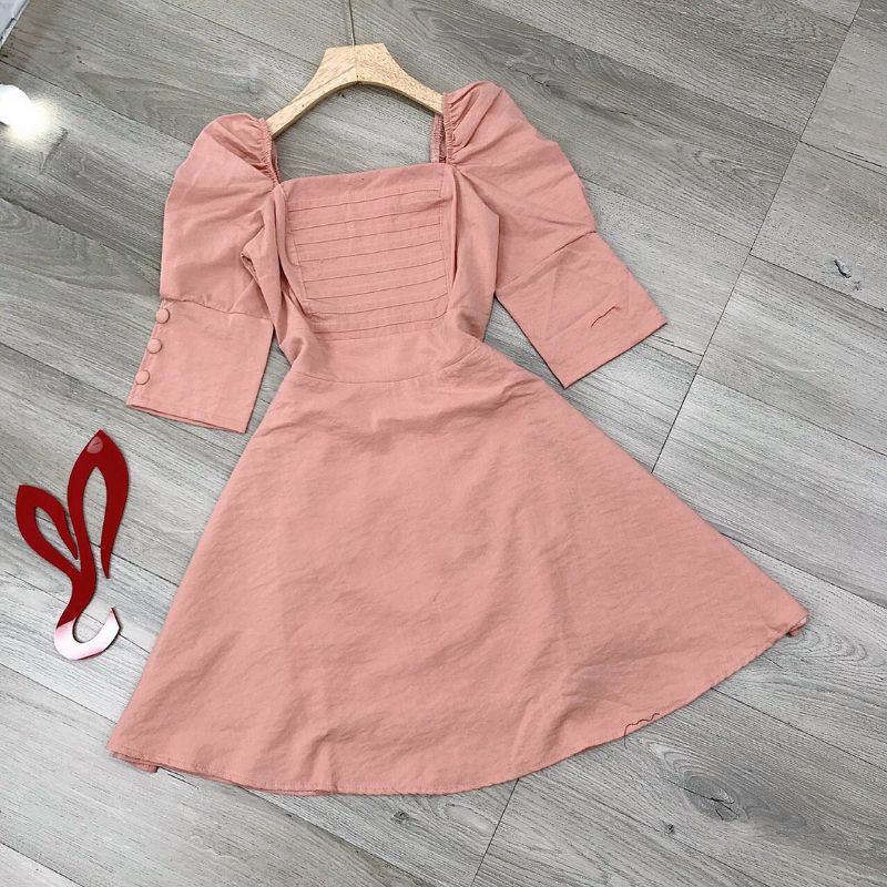 Đầm nút bọc tay phồng xép ly ngực mocking