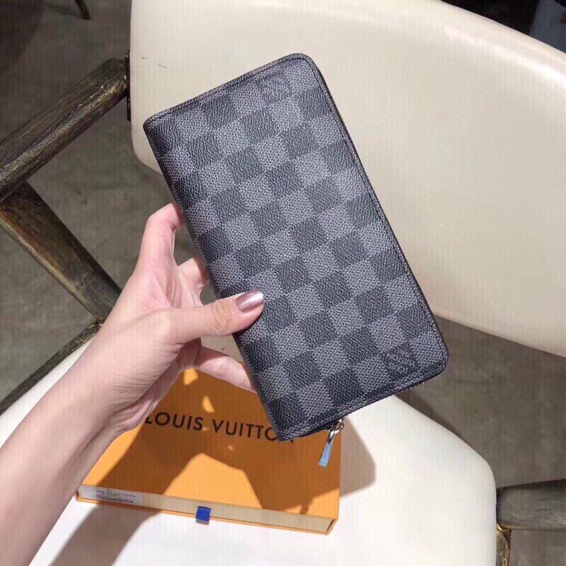 Ví dài cầm tay thời trang nam hoạ tiết đặc trưng thương hiệu Louis Vuitton LV da thật cao cấp