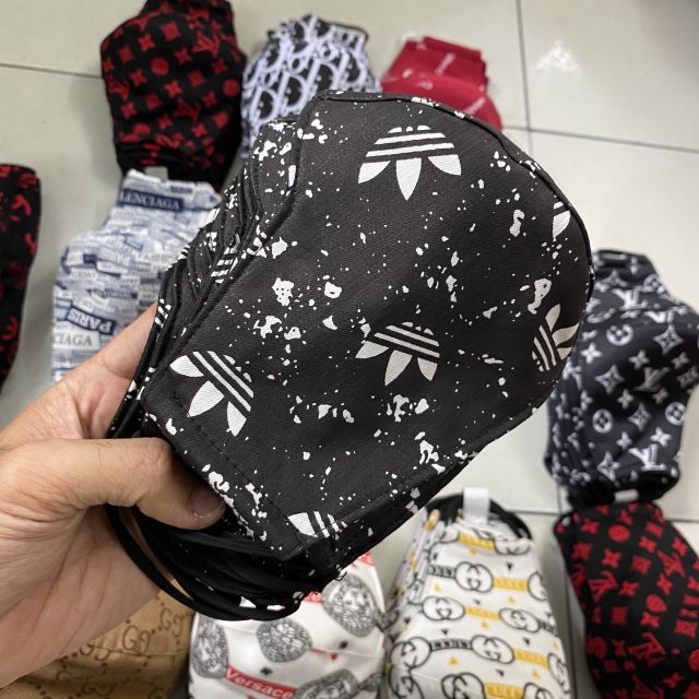 Khẩu trang thương hiệu 2 lớp (mẫu ngẫu nhiên)