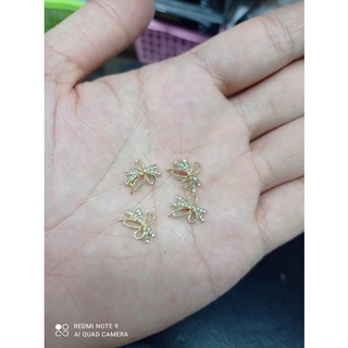 Charm nơ vàng đính đá, charm nơ quốc dân