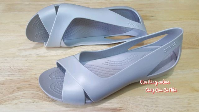 Giày nhựa C.r.o.c.s.búp bê