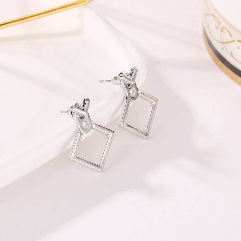 Khuyên Tai Trang Sức Dành Cho Nữ Tạo Hình Độc Đáo